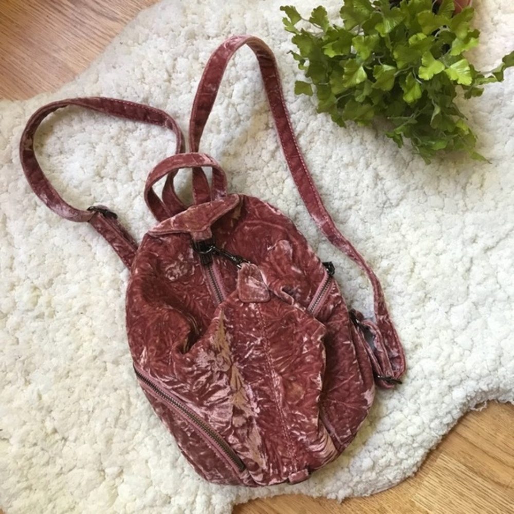 R.MINKOFF: NWOT!Pink Velvet Medium Julian Backpack